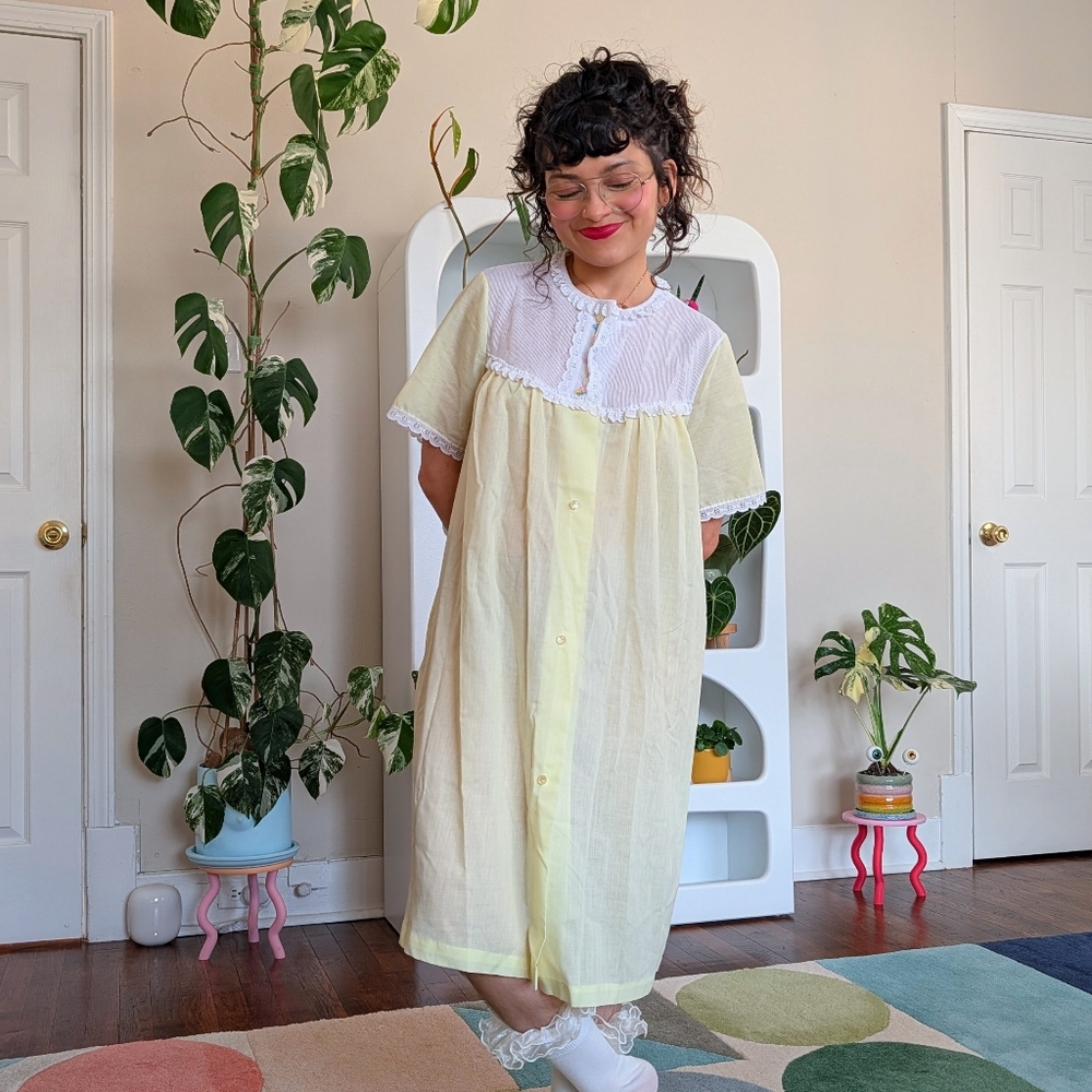 Vintage Yellow and White Lace Nightgown - Picture 7 of 8
